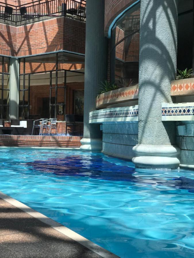 Casa Morales Hotel Internacional Y Centro De Convenciones Ibague Luaran gambar The indoor pool at the hotel