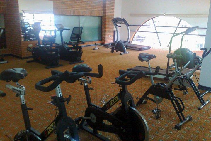 Casa Morales Hotel Internacional Y Centro De Convenciones Ibague Luaran gambar The gym at the hotel
