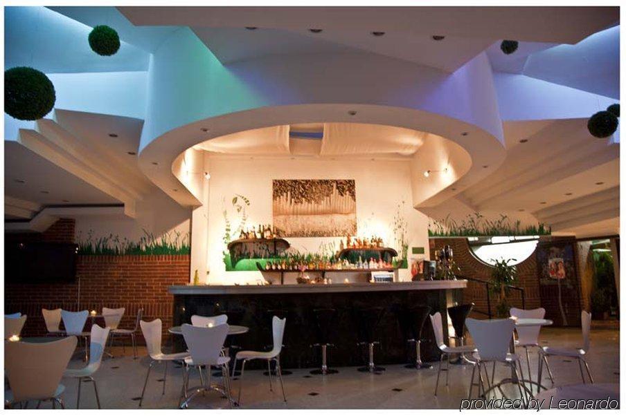 Casa Morales Hotel Internacional Y Centro De Convenciones Ibague Luaran gambar The bar at the 1001 nights lounge