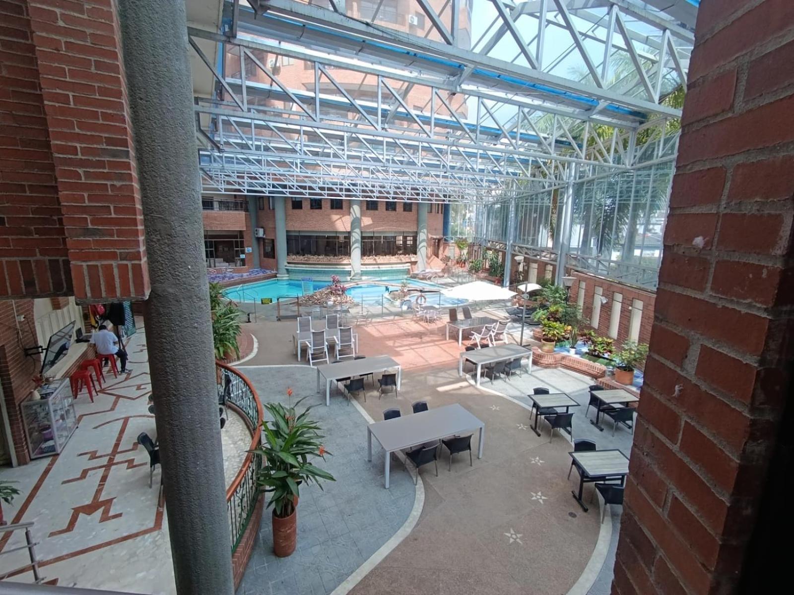 Casa Morales Hotel Internacional Y Centro De Convenciones Ibague Luaran gambar The interior of the hotel