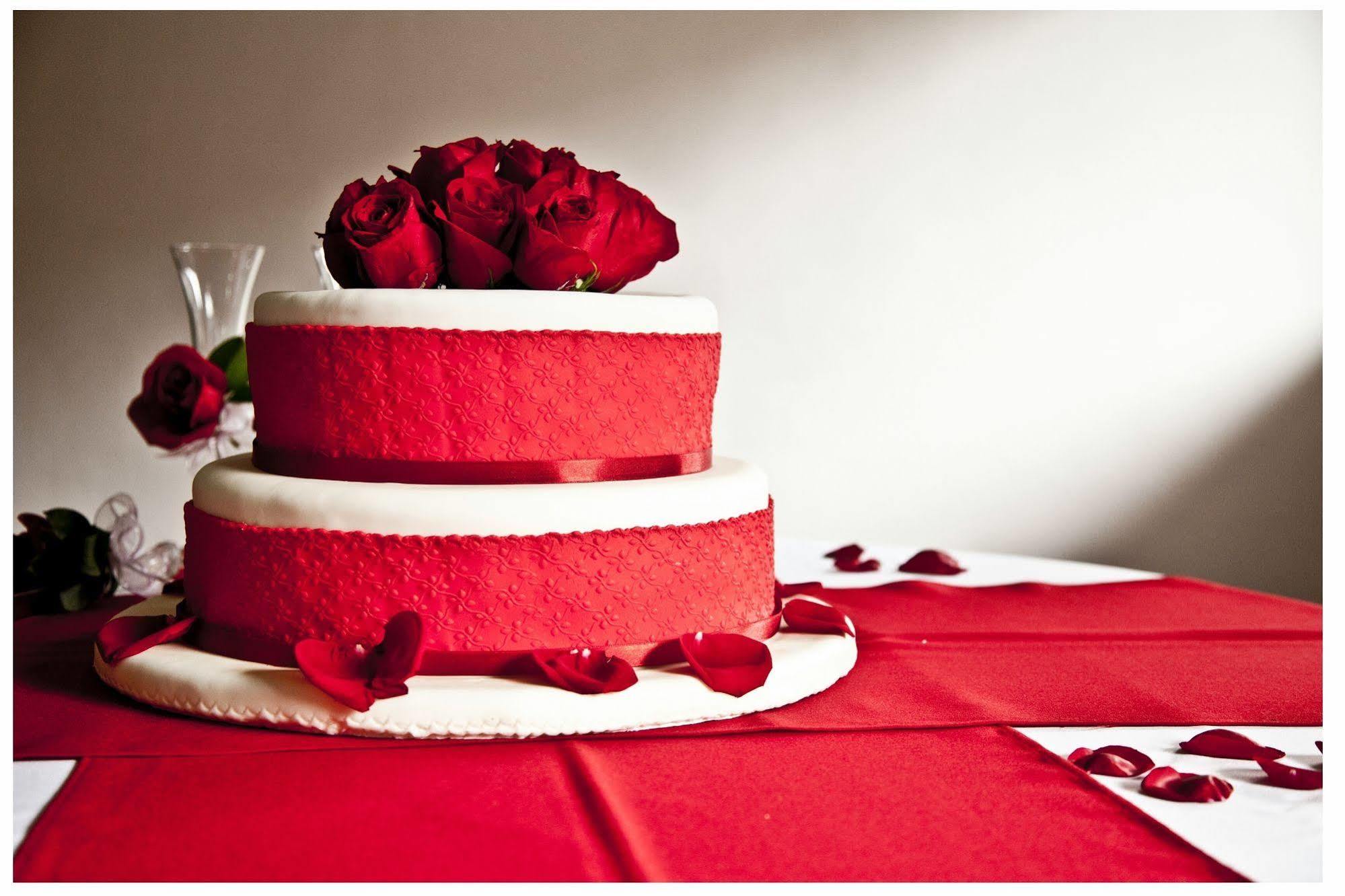 Casa Morales Hotel Internacional Y Centro De Convenciones Ibague Luaran gambar A wedding cake